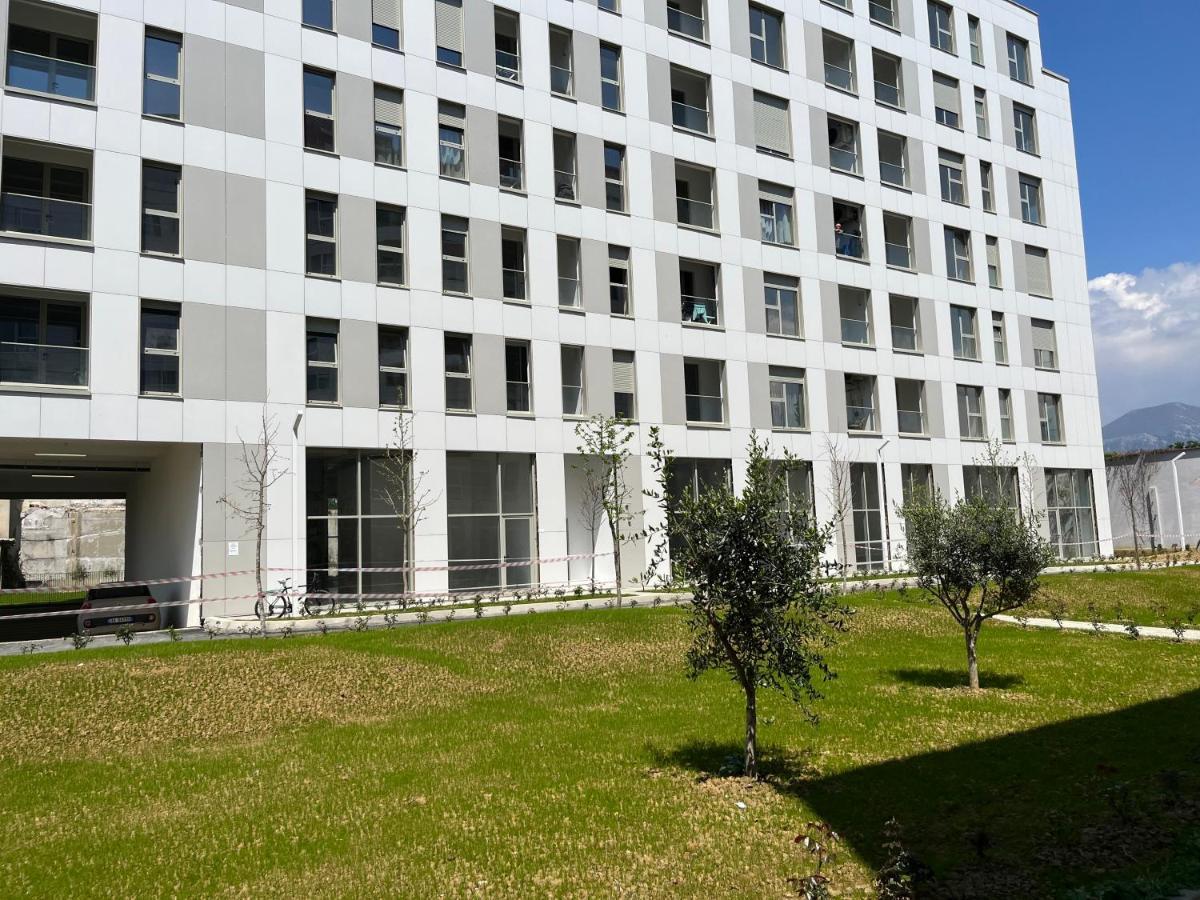 Comfy Nest Apartment- Free Parking Tirana Kültér fotó